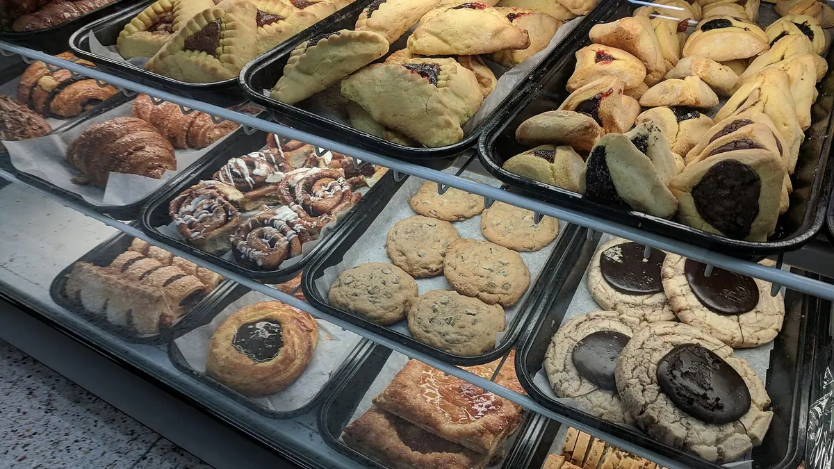 Sayers – bakery in Hunts Cross, Halewood